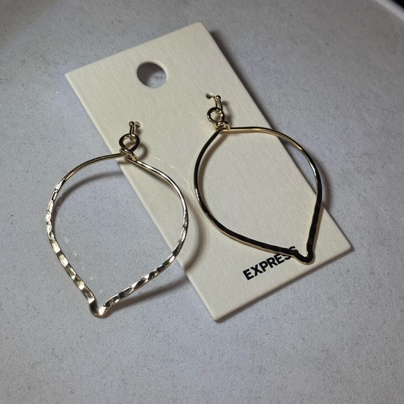 EXPRESS Gold Tone Dangle Geometric Hoop Earrings 2.5 inch approx - Picture 5 of 7